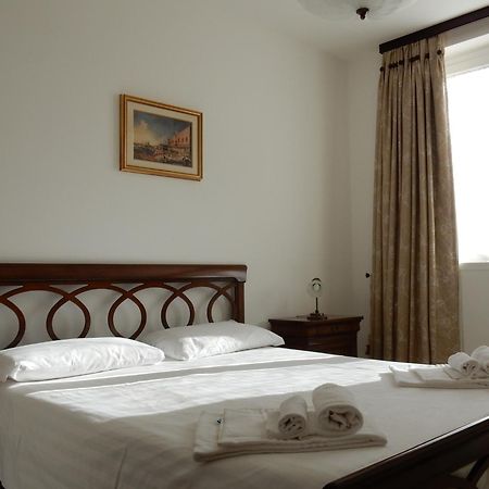 Golfo Gabella Lake Resort Maccagno Bagian luar foto
