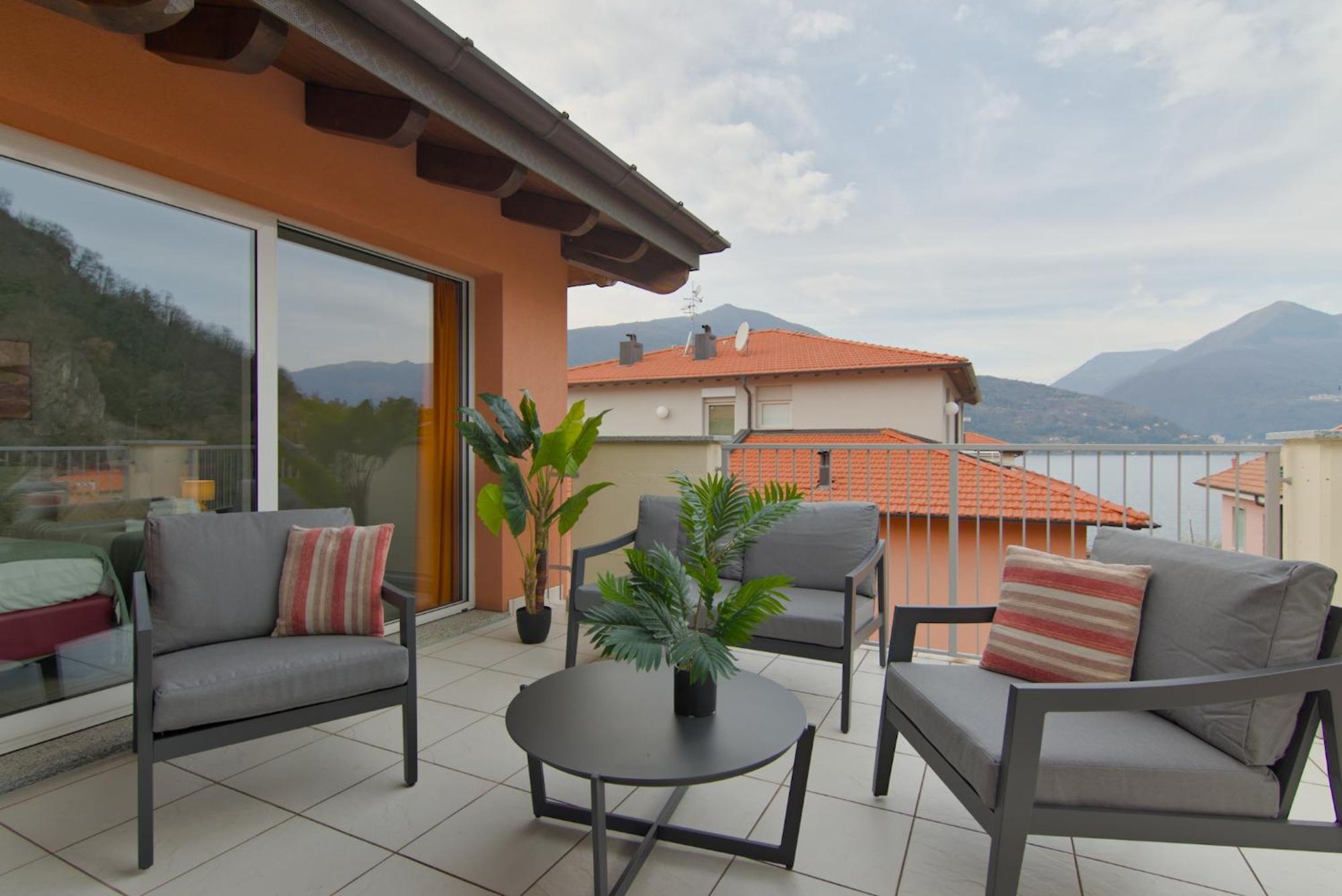 Golfo Gabella Lake Resort Maccagno Bagian luar foto
