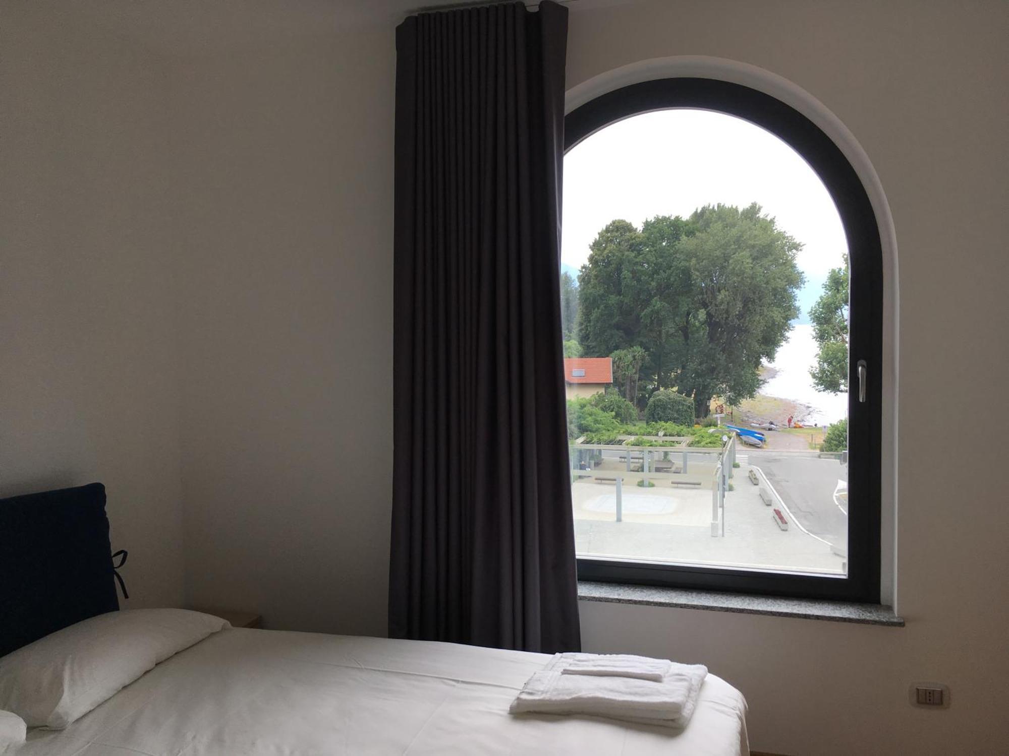 Golfo Gabella Lake Resort Maccagno Ruang foto